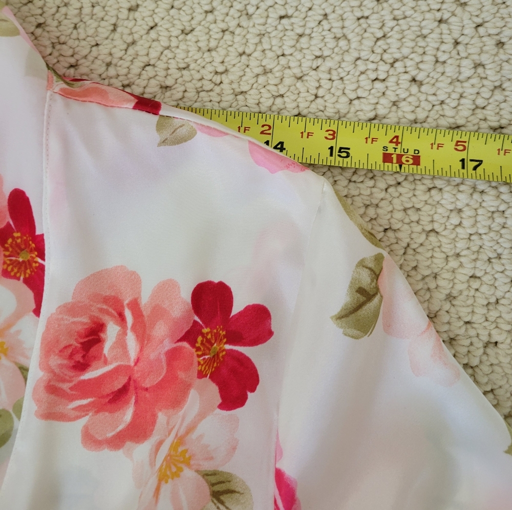 Morgan Taylor Floral Robe - Picture 12 of 13